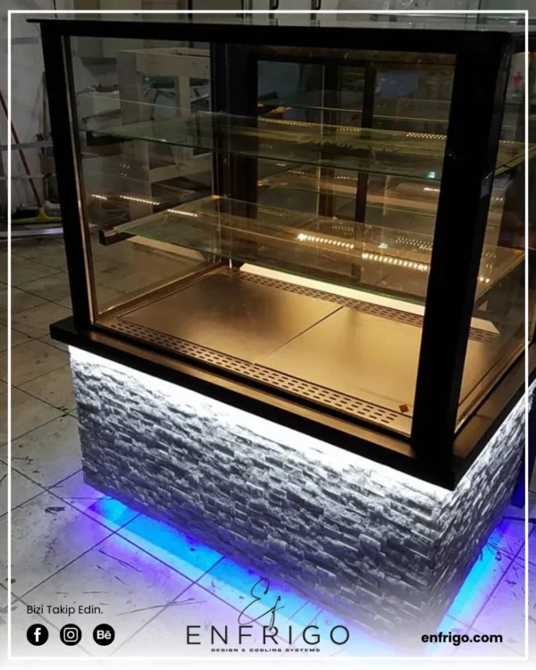 Pasta Sunum Dolabı