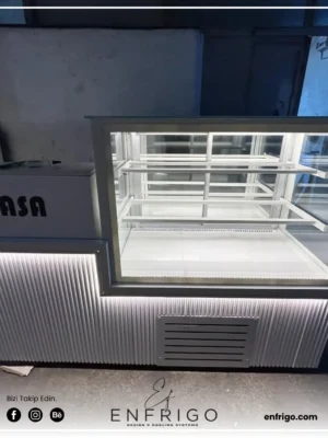 Soğuk Tatlı Vitrini